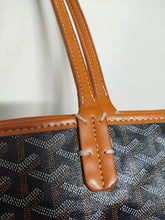 Load image into Gallery viewer, Goyard St. Louis PM tote bag in black brown

