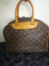 Load image into Gallery viewer, Louis Vuitton Deauville Purse/Bag Monogram AS0998
