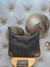 Load image into Gallery viewer, 1990s Louis Vuitton Boulogne monogram 30 shoulder bag
