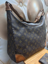 Load image into Gallery viewer, 1990s Louis Vuitton Boulogne monogram 30 shoulder bag
