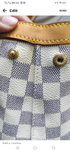 Load image into Gallery viewer, Authentic Louis Vuitton MI1018 Hamp stead Pm White Azura Damier 
