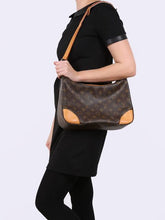 Load image into Gallery viewer, 1990s Louis Vuitton Boulogne monogram 30 shoulder bag
